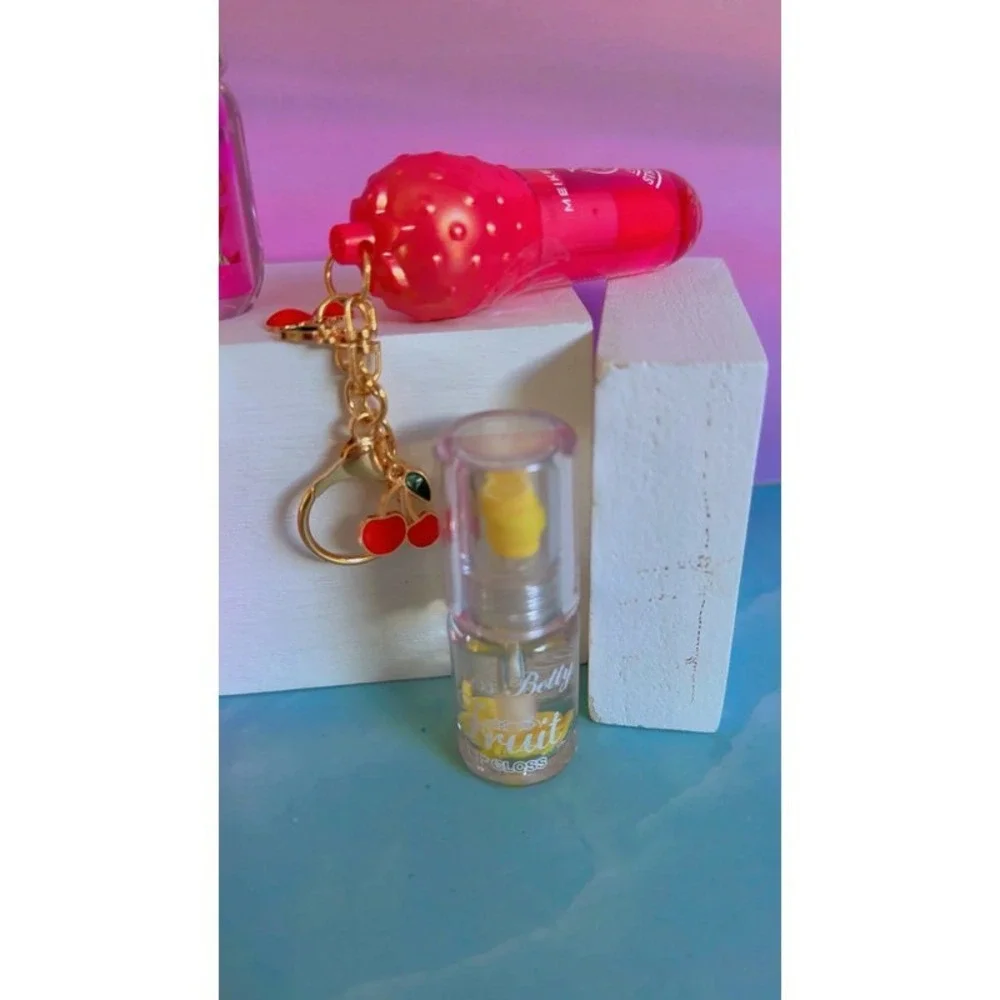 Very‎ big fruity cherry strawberry Summer lip balm lip oil bun bundle NEW